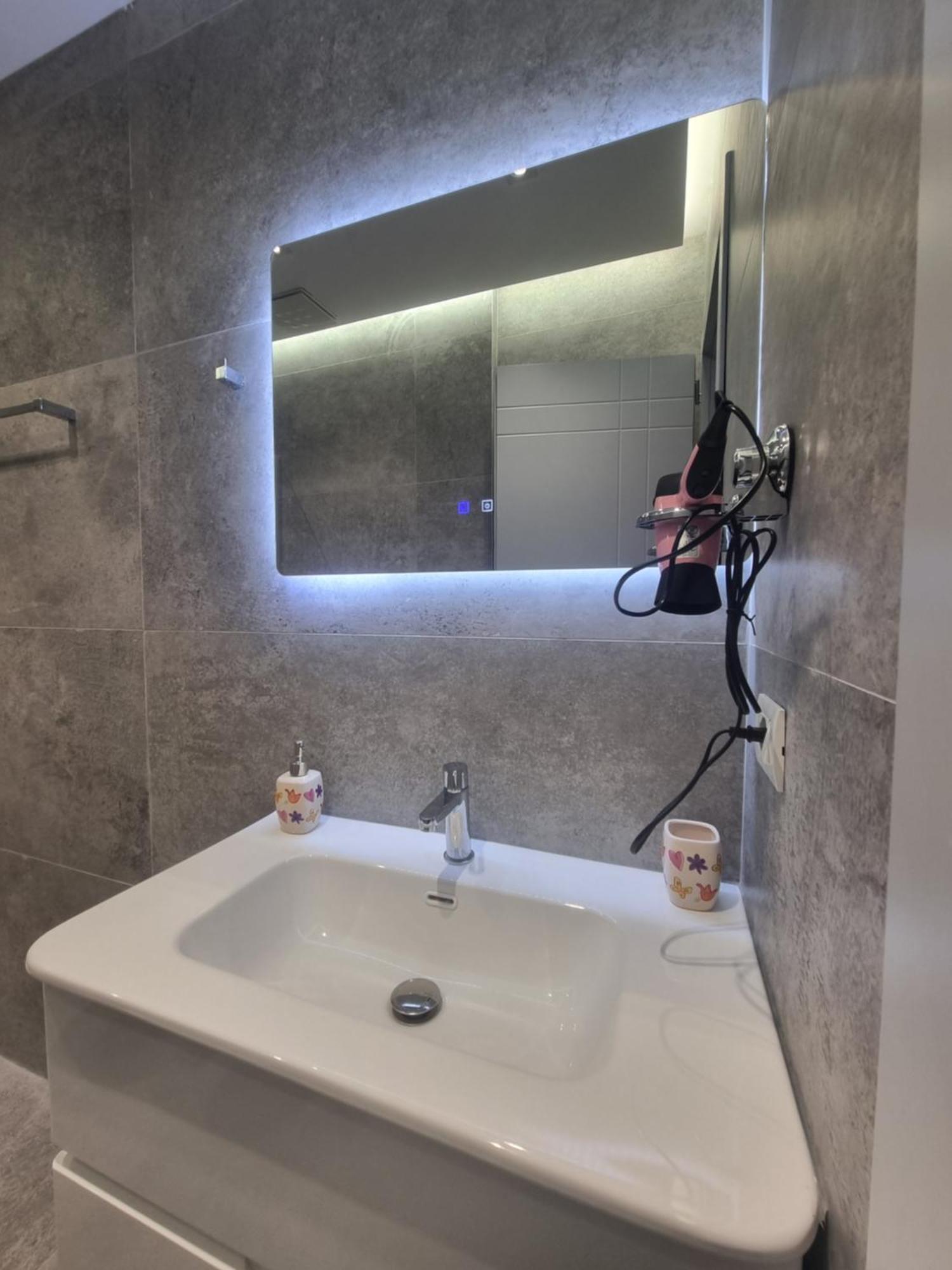 Centrepoint Stylish Apartment Tirana Exterior foto